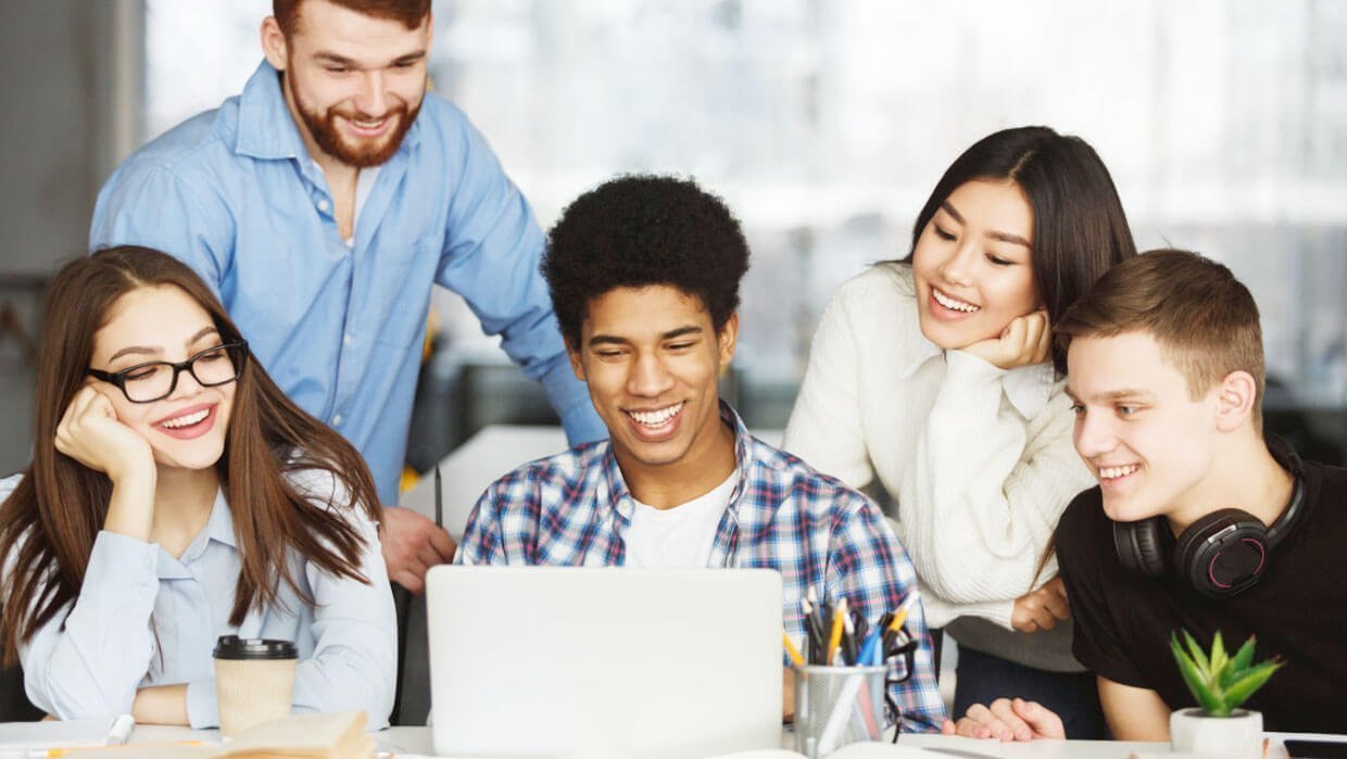 استارتاپ علوم کامپیوتر Varius et Commodo Working